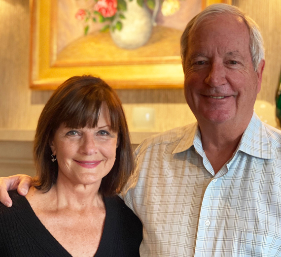 Vista aérea del campus que muestra el College Hall y las agujas de St. Aloysius